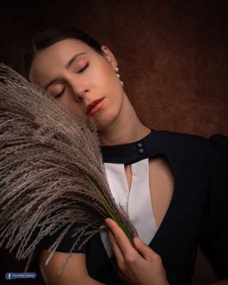Patrycja w sukience z różami i fufkiem – zdjęcie z portfolio PanJanKowalski – beauty