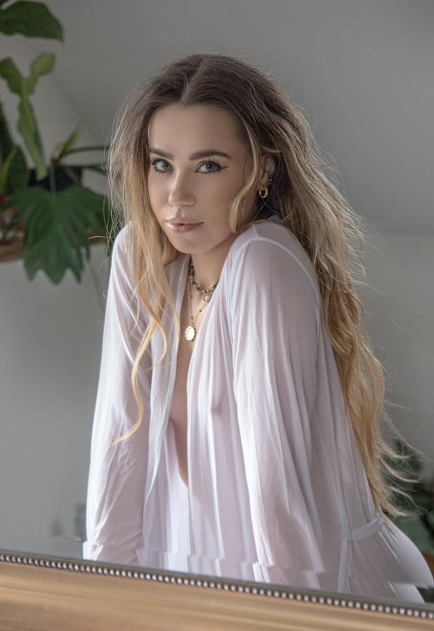 Paulina w lustrzanym odbiciu :) – zdjęcie z portfolio dulak – glamour