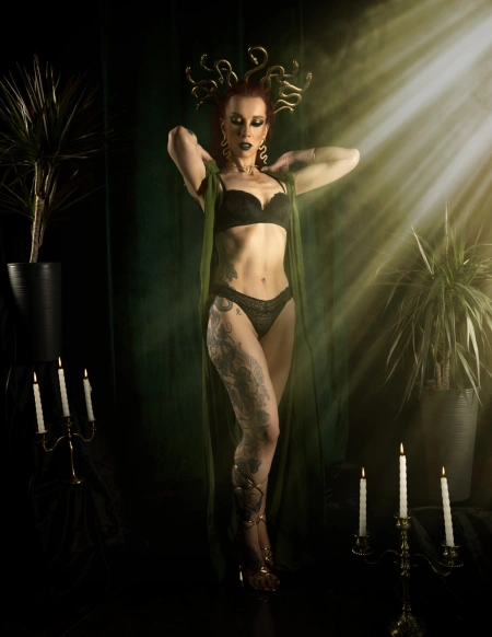 Serpent's Embrace – zdjęcie z portfolio szwed-noir – glamour