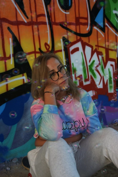 Bąbelkowo grafitowo – zdjęcie z portfolio fotoartadam – portret