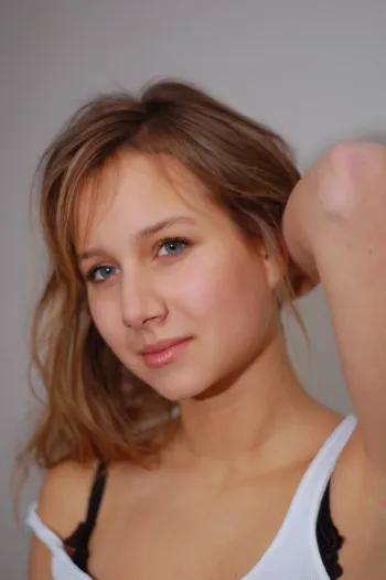 Portret studyjny – zdjęcie z portfolio wykadrowany